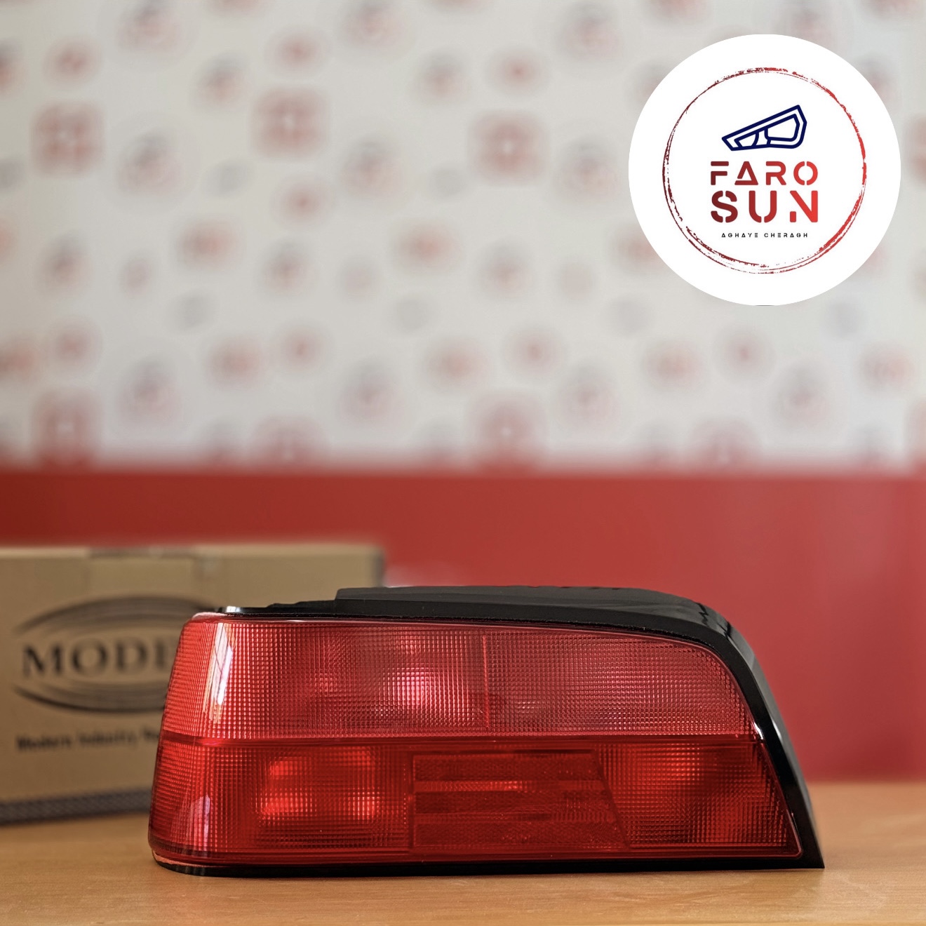 چراغ خطر پژو پارس برند مدرن صنعت (سمت چپ)